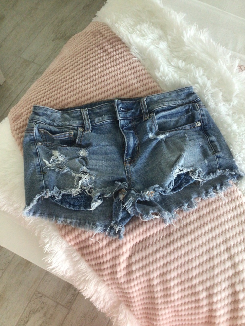 Distressed shorts American Eagle